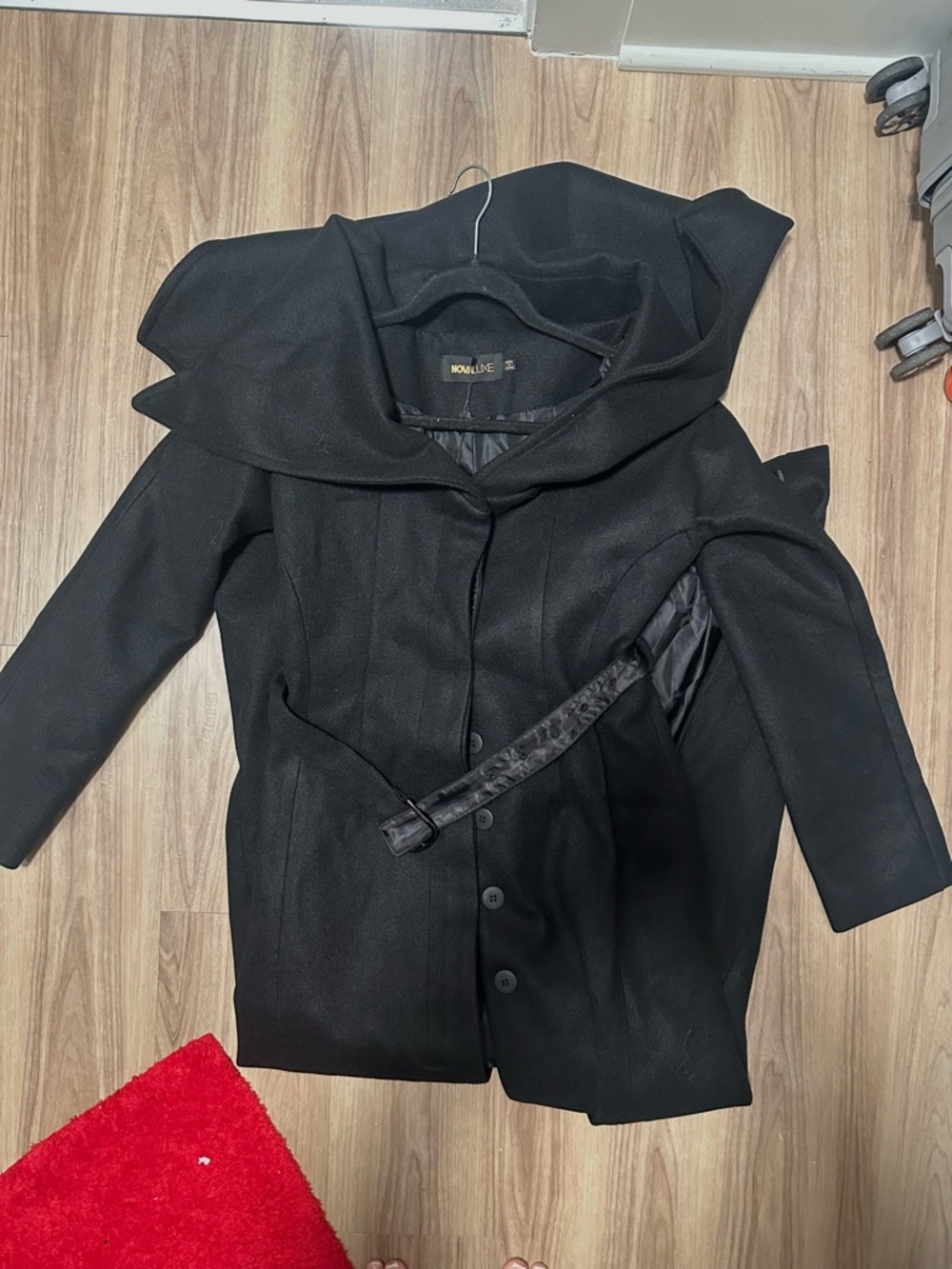 Noble Line Black Women's Coat with Sculpted Collar - Size XS